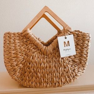 Structured beach tote